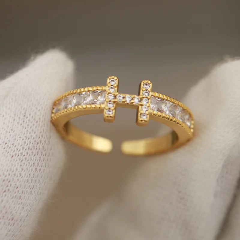 Classic Style Crystal Letter Bangles for Women Fashion Brand Jewelry Luxury Zirconia Bracelets Party Accessories