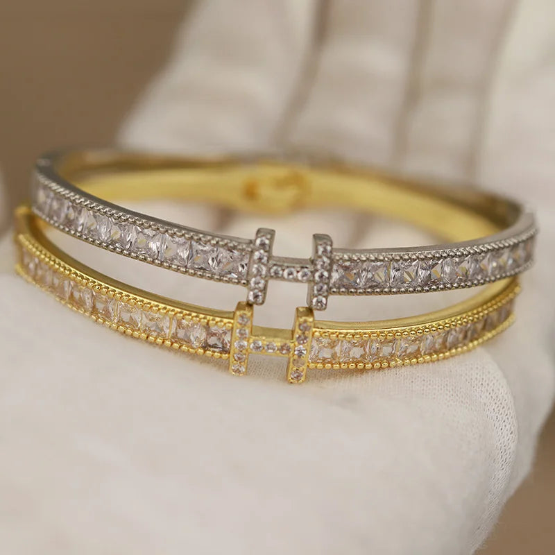 Classic Style Crystal Letter Bangles for Women Fashion Brand Jewelry Luxury Zirconia Bracelets Party Accessories